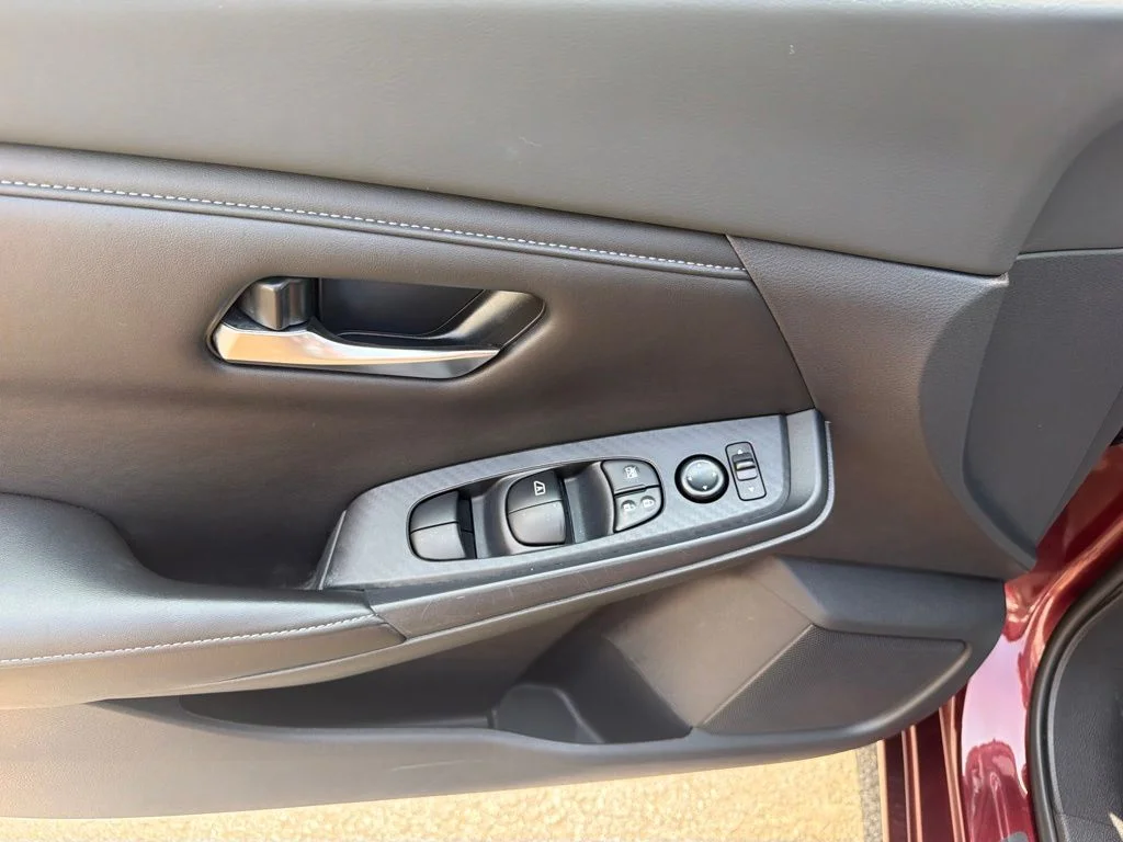 Used 2023 Red Nissan SV image 25