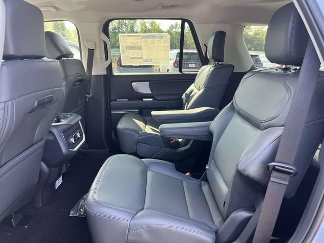 New 2027 Glacier Gray Metallic Tri-Coat Ford Active image 9