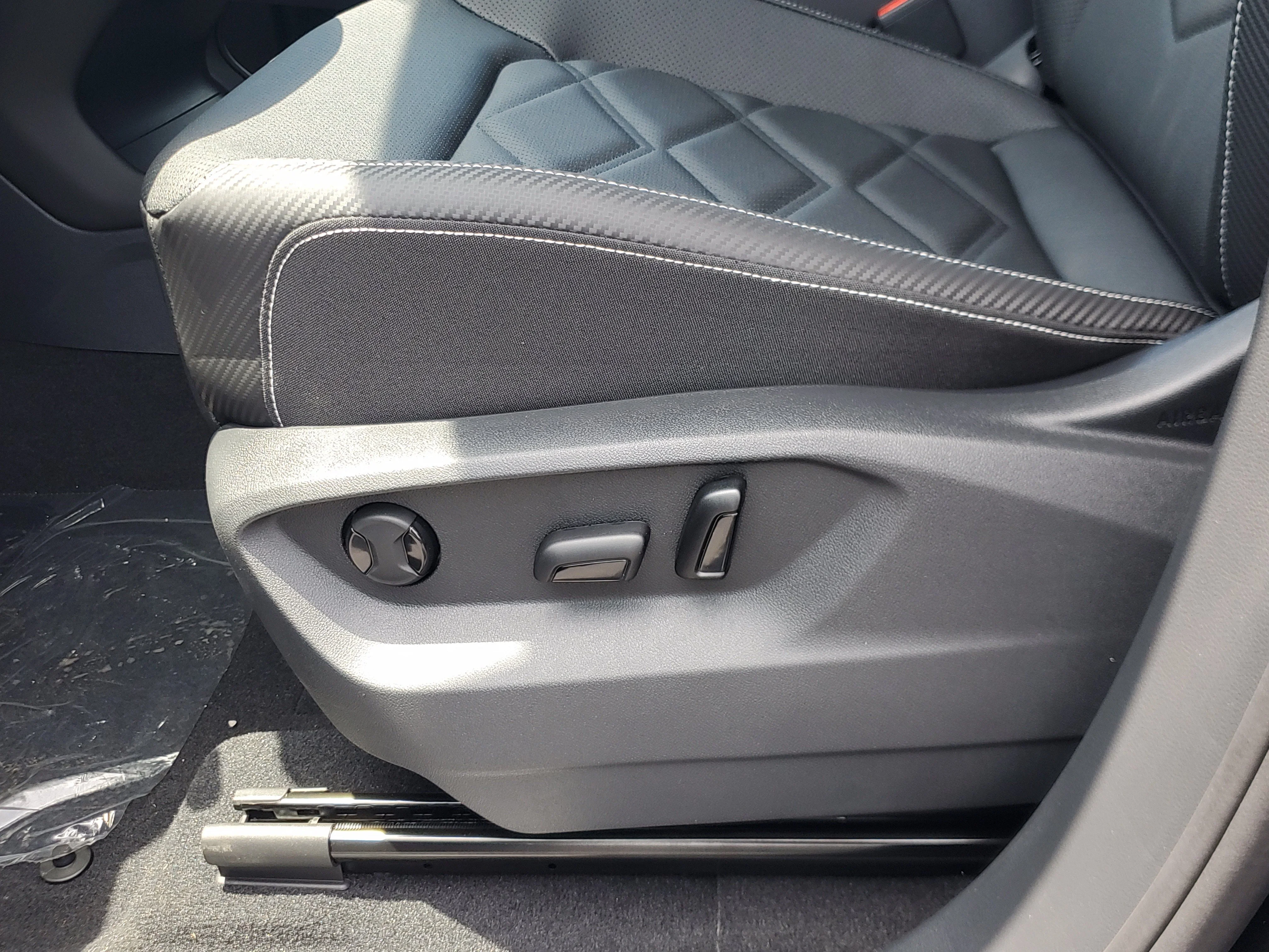 New 2026 Black Volkswagen 2.0T SE w/Technology image 20