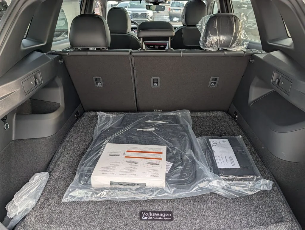 New 2026 Silver Volkswagen 2.0T SE R-Line Black image 16