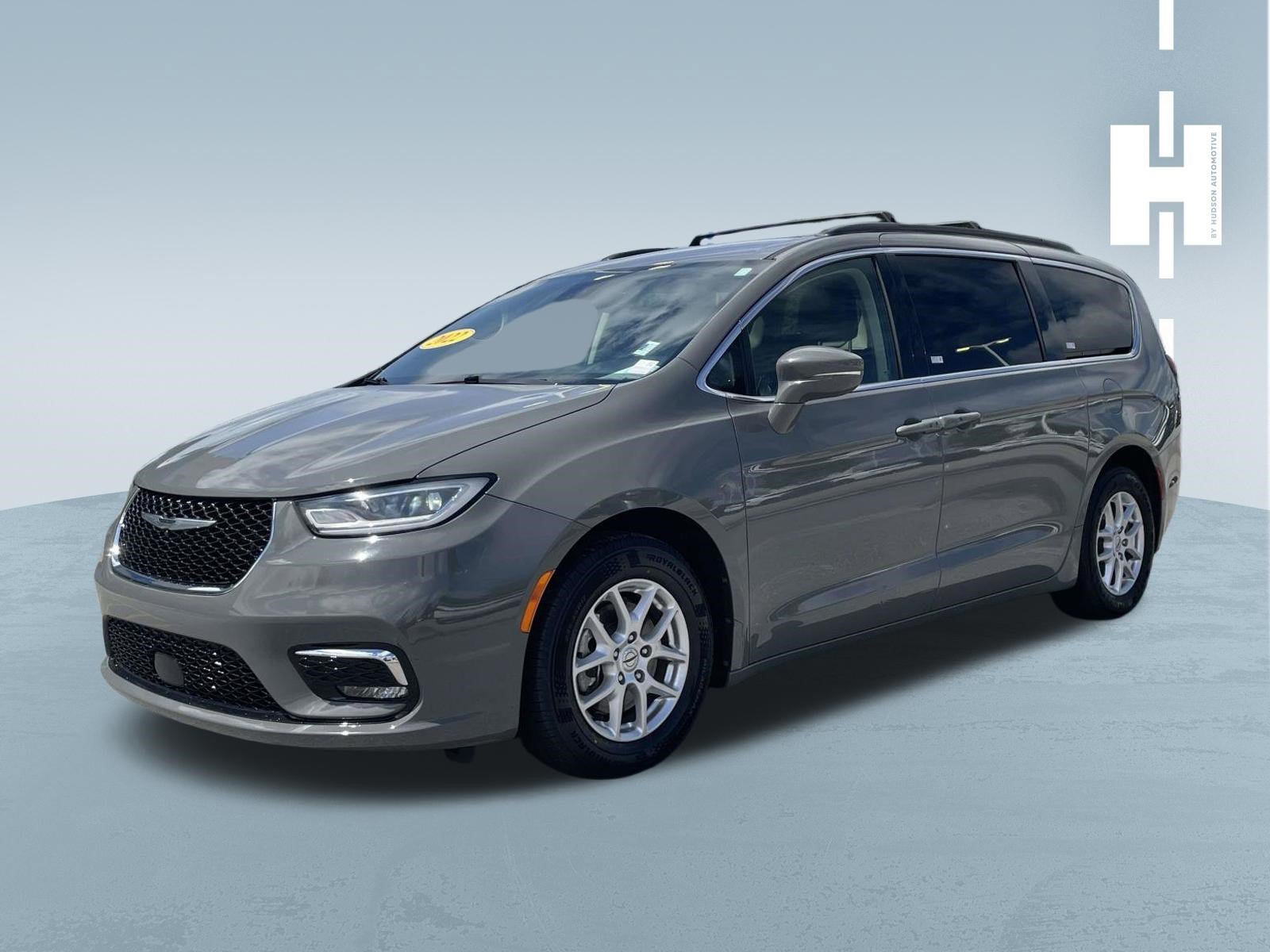 Used 2022 Ceramic Gray Clearcoat Chrysler Touring L image 3