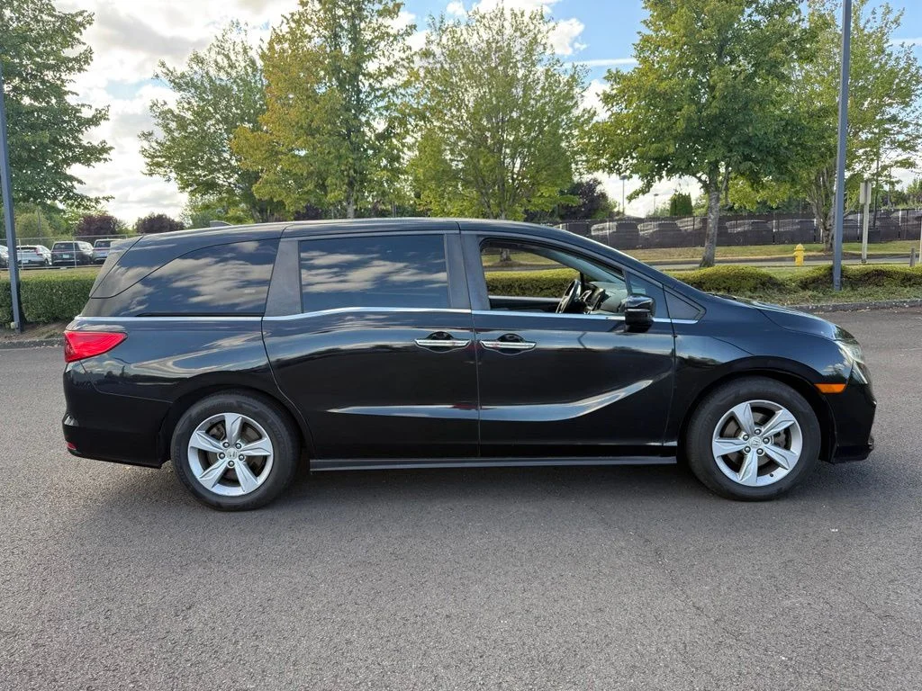 Used 2018 Crystal Black Pearl Honda EX-L image 8