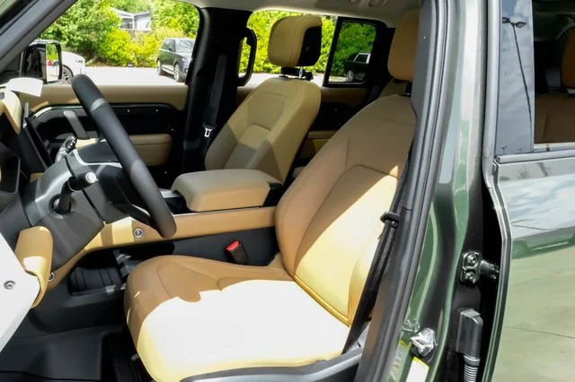 New 2026 Woolstone Green Metallic Land Rover S image 42