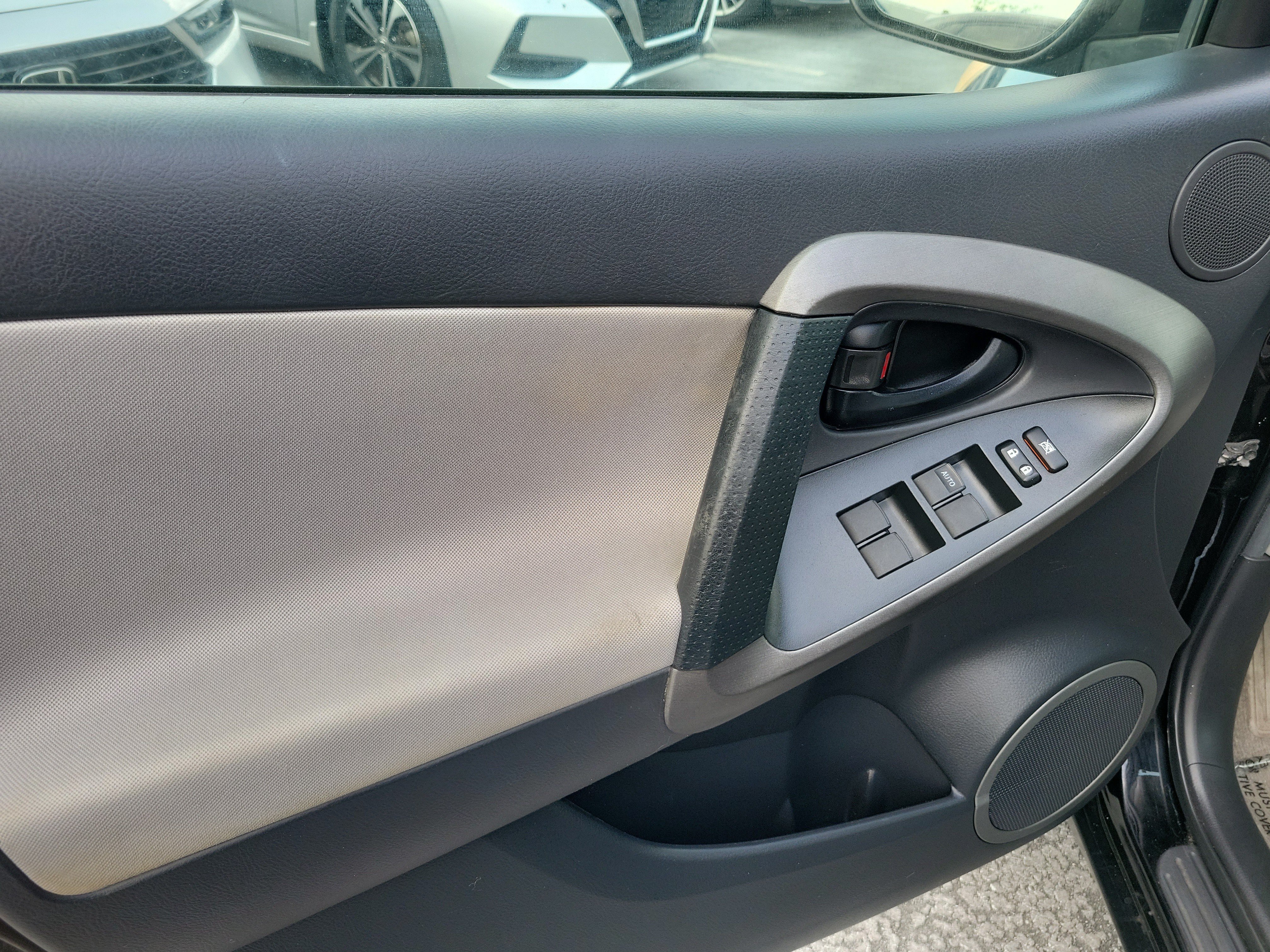 Used 2012 Black Toyota Base image 19
