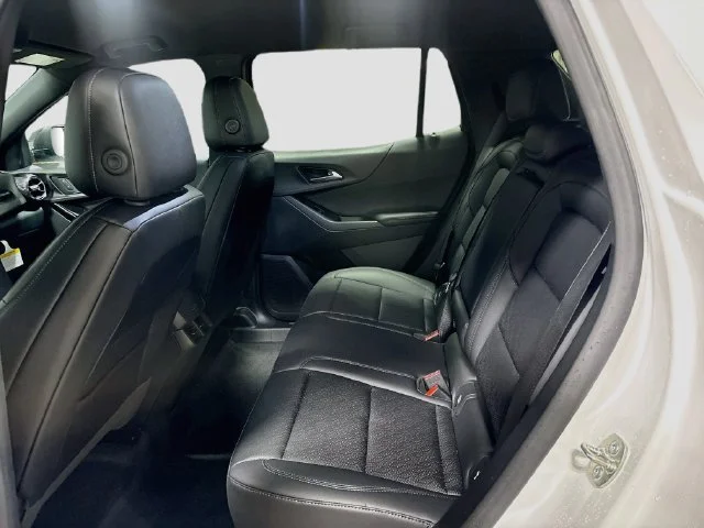 2027 Chevrolet Equinox LT - Photo 21