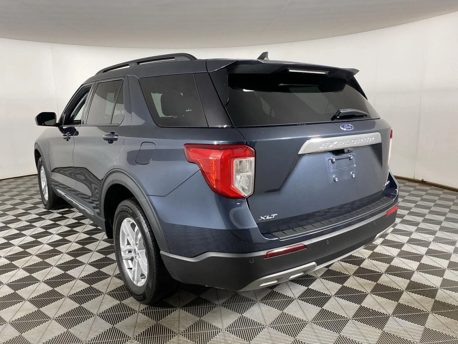 Used 2023 Stone Blue Ford XLT image 8