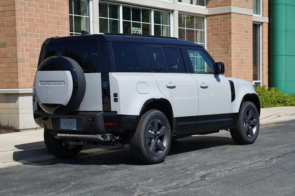 Used 2026 Gray Land Rover X-Dynamic SE image 6