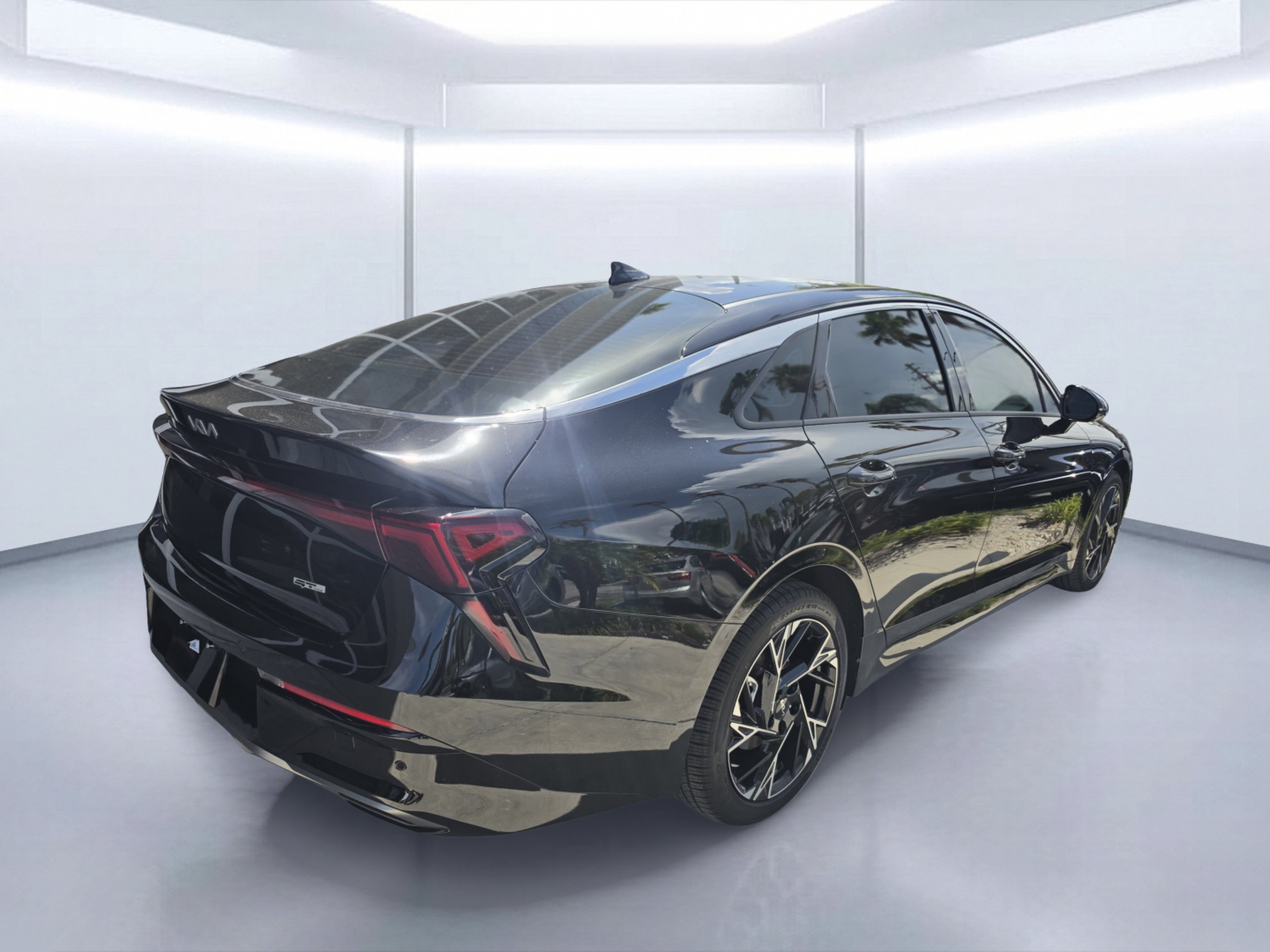 Used 2026 Aurora Black Pearl Kia GT-Line image 4