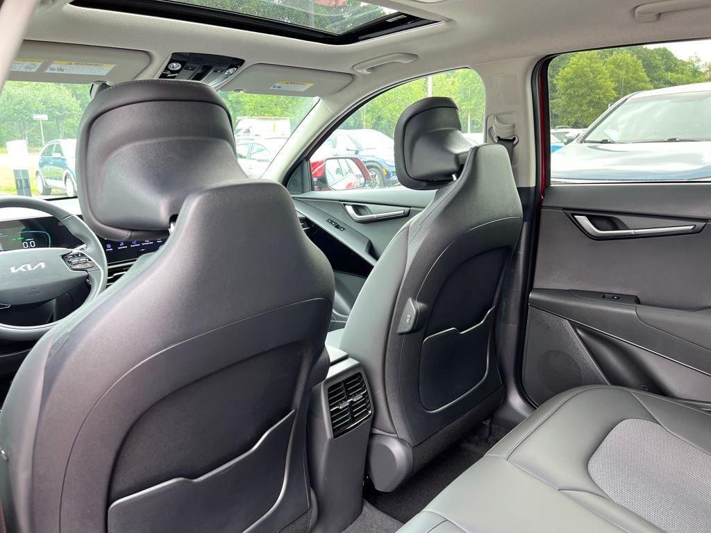 2025 Kia Niro EX Touring - Photo 27