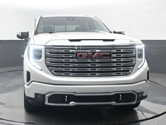 Used 2024 White Frost Tricoat GMC Denali image 21