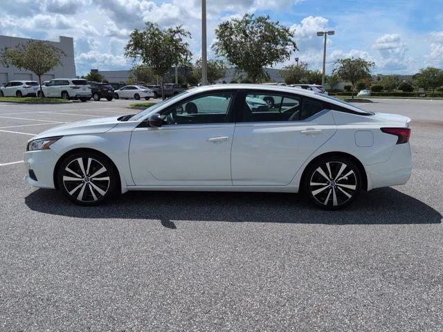 Used 2019 White Nissan 2.5 SR image 7