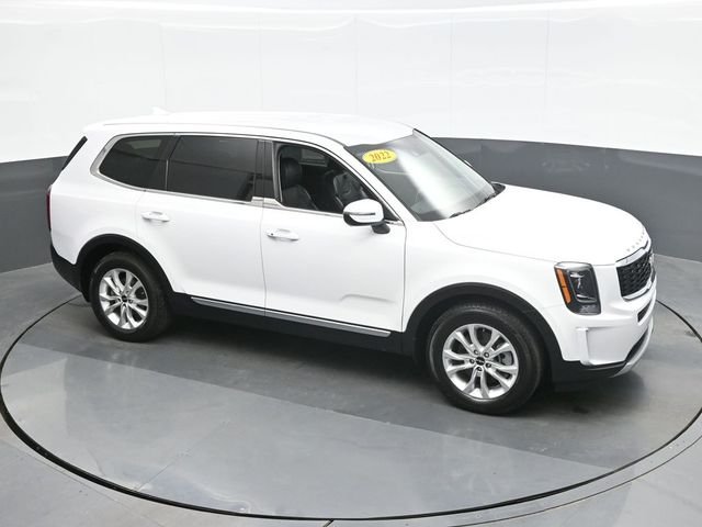 Used 2022 White Kia LX image 15