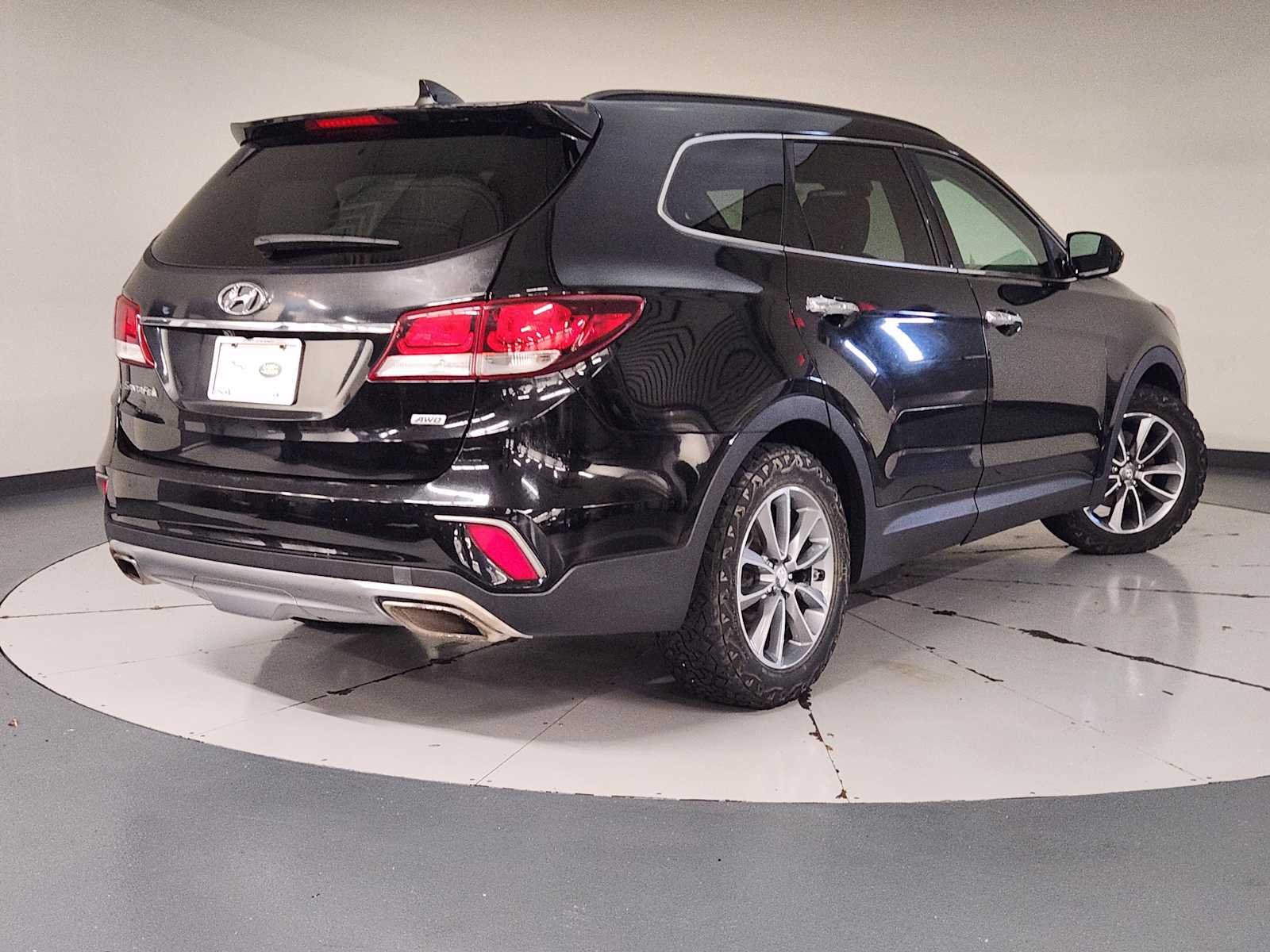 Used 2017 Hyundai Santa Fe SE with VIN KM8SMDHF5HU219842 for sale in Friendswood, TX