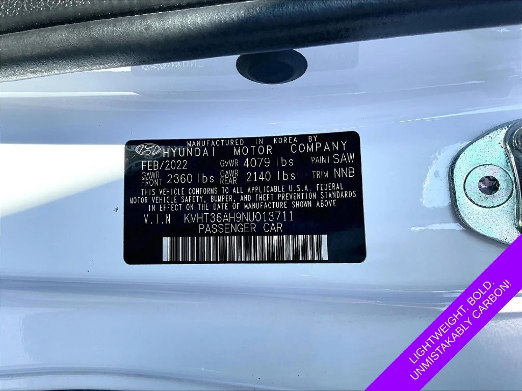 Used 2022 White Hyundai Base image 30