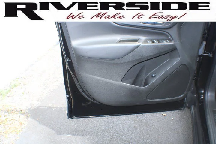 Used 2023 Mosaic Black Metallic Chevrolet LT image 6