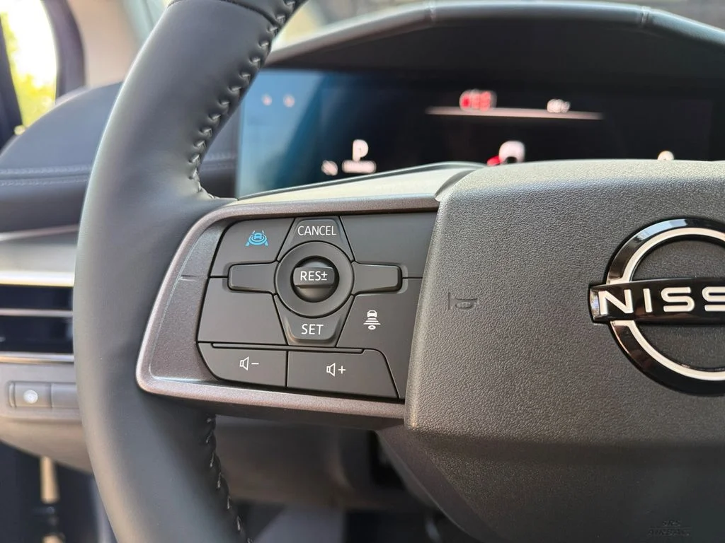 New 2027 Gray Nissan SL image 24