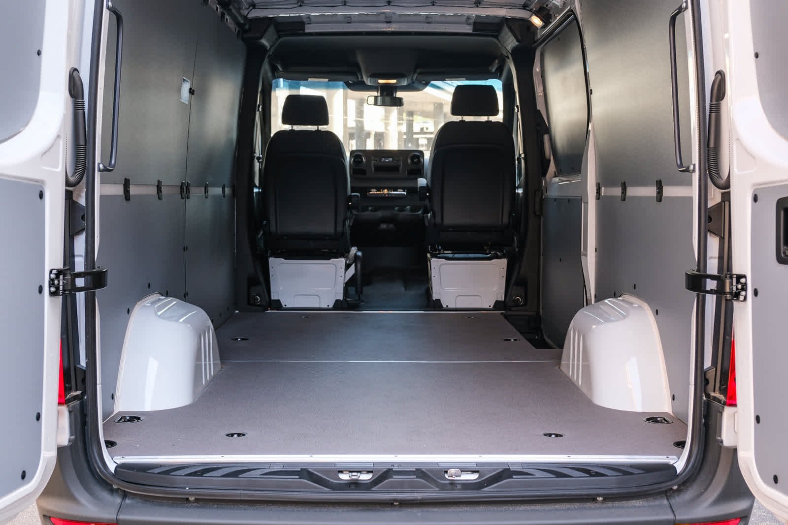 New 2026 Arctic+White Mercedes-Benz Cargo 144 WB  RWD 2.0L 4-Cylinder image 29