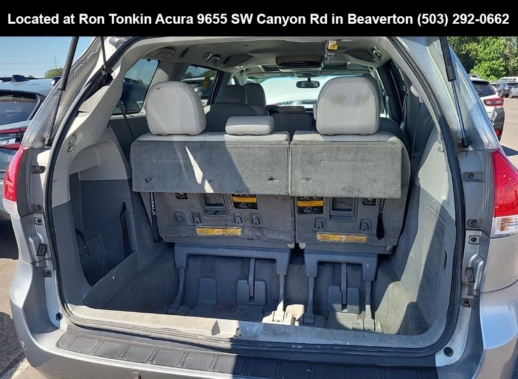 Used 2014 Silver Sky Metallic Toyota XLE image 14