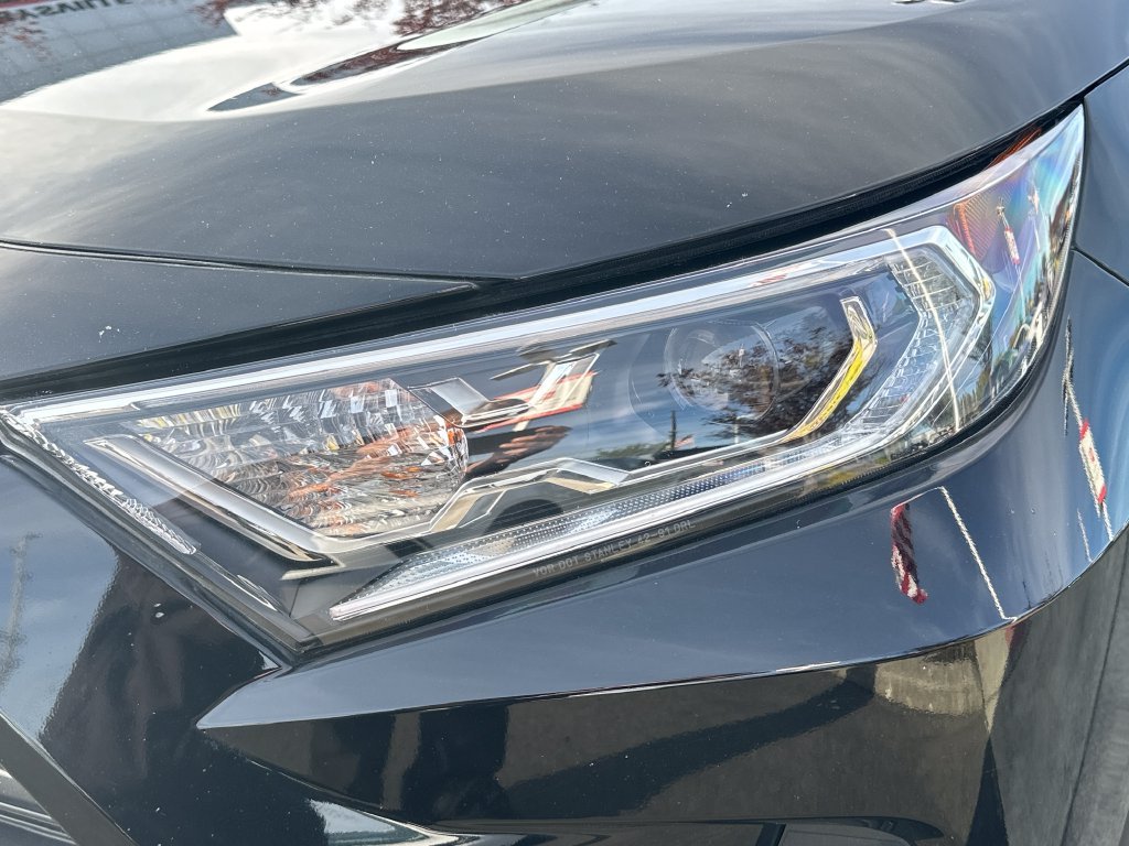 Used 2021 Midnight Black Metallic Toyota XLE image 9