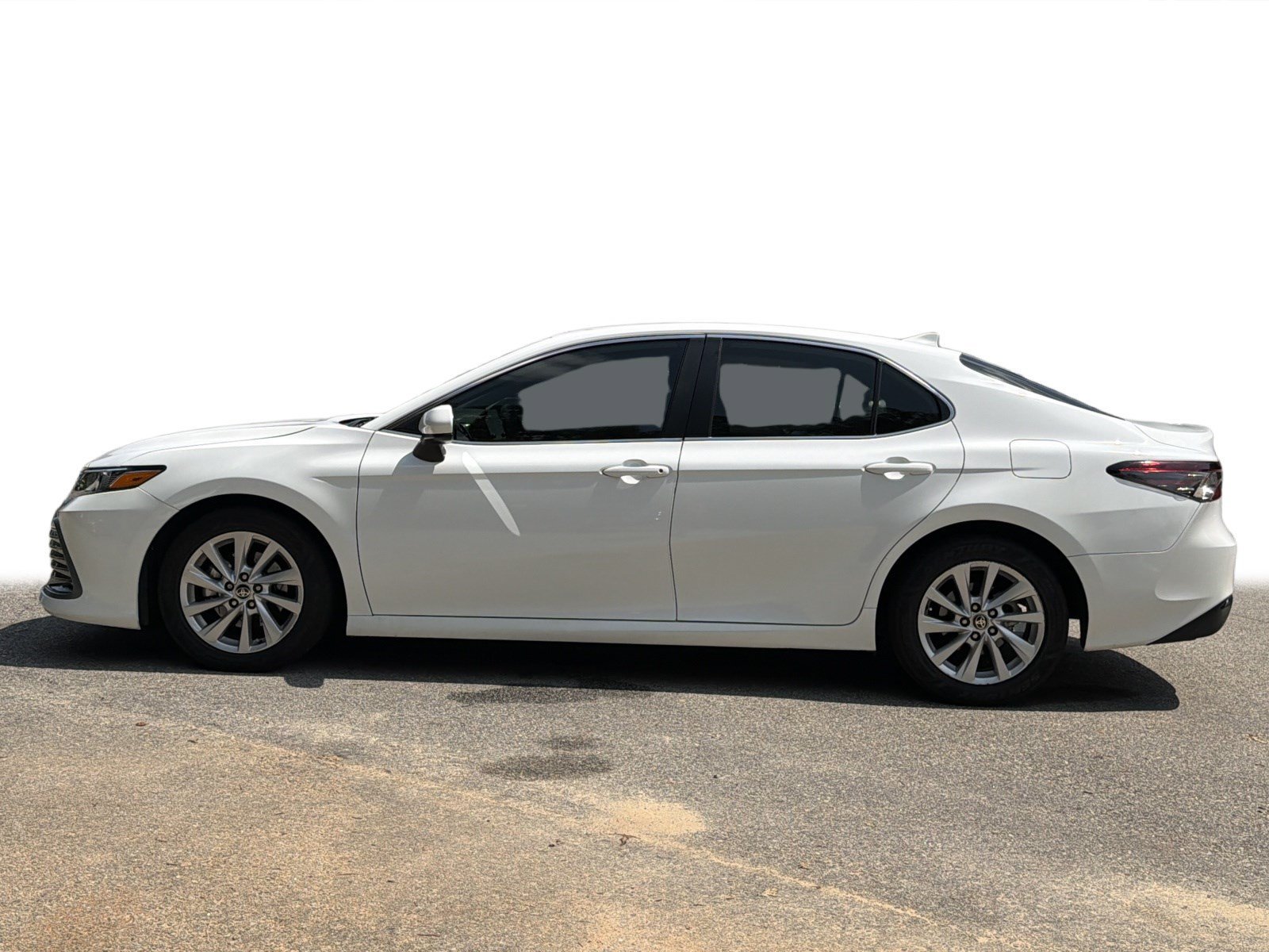 Used 2024 Ice Toyota LE image 21