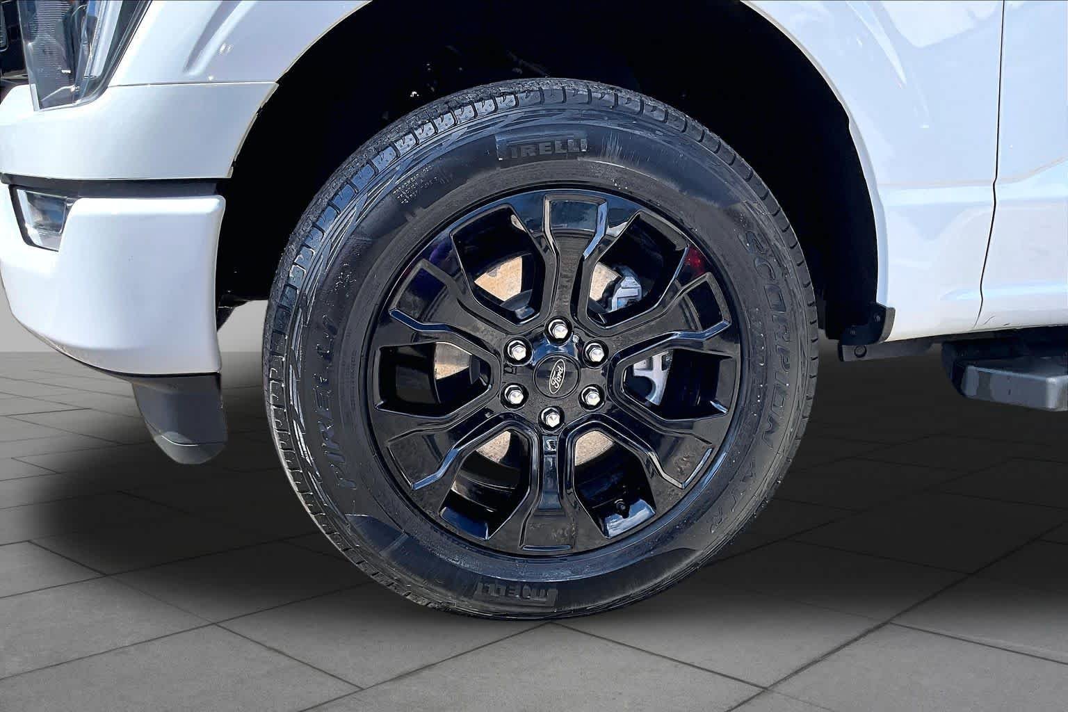 Used 2023 Oxford White Ford XLT image 11