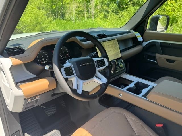 New 2026 Fuji White LAND ROVER X-Dynamic SE image 9