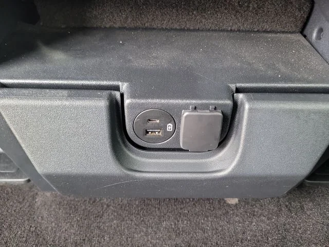 Used 2022 Black Ford XL image 15