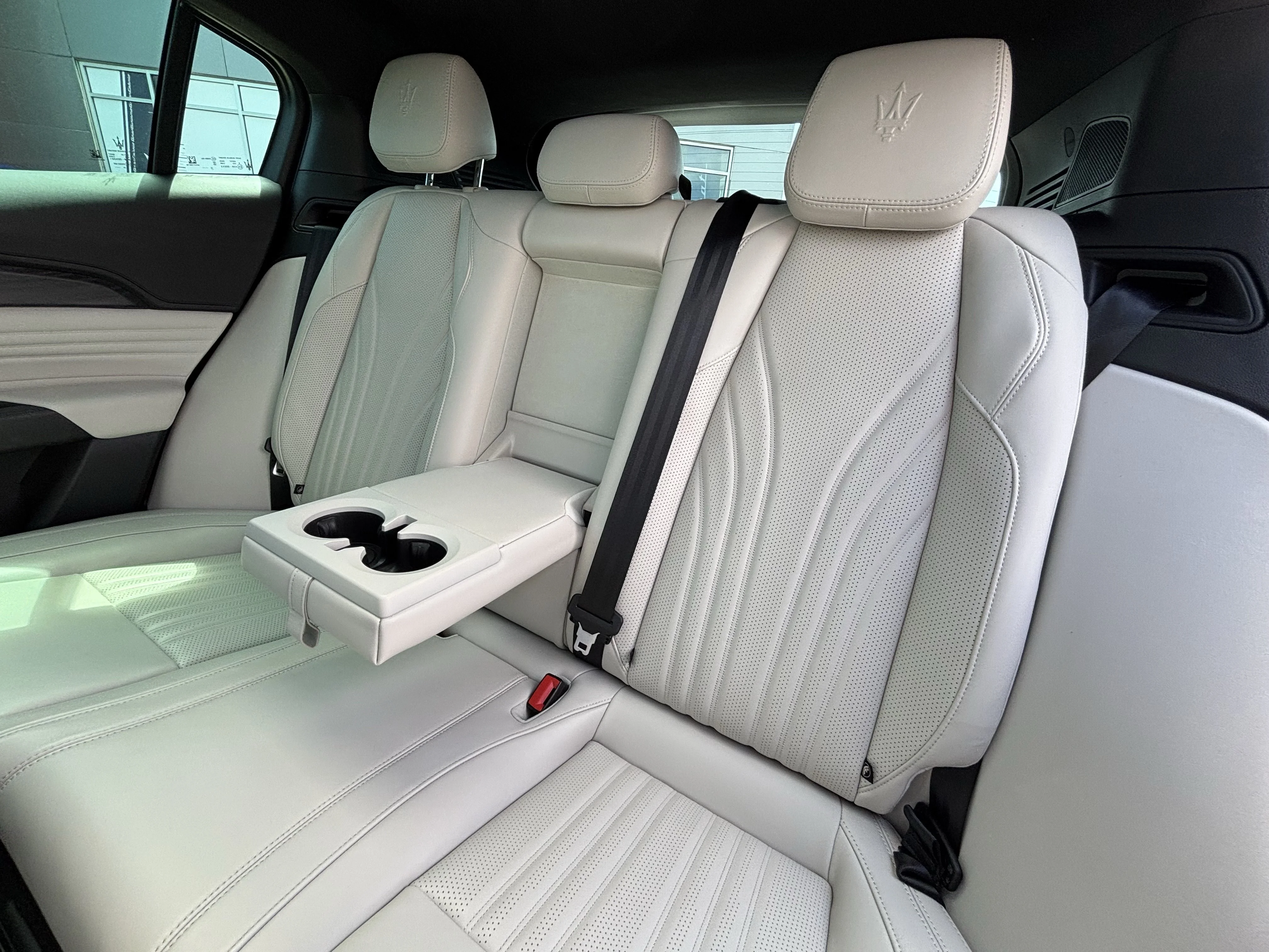 Certified Used 2023 Bianco Astro Metallic Maserati Modena image 42
