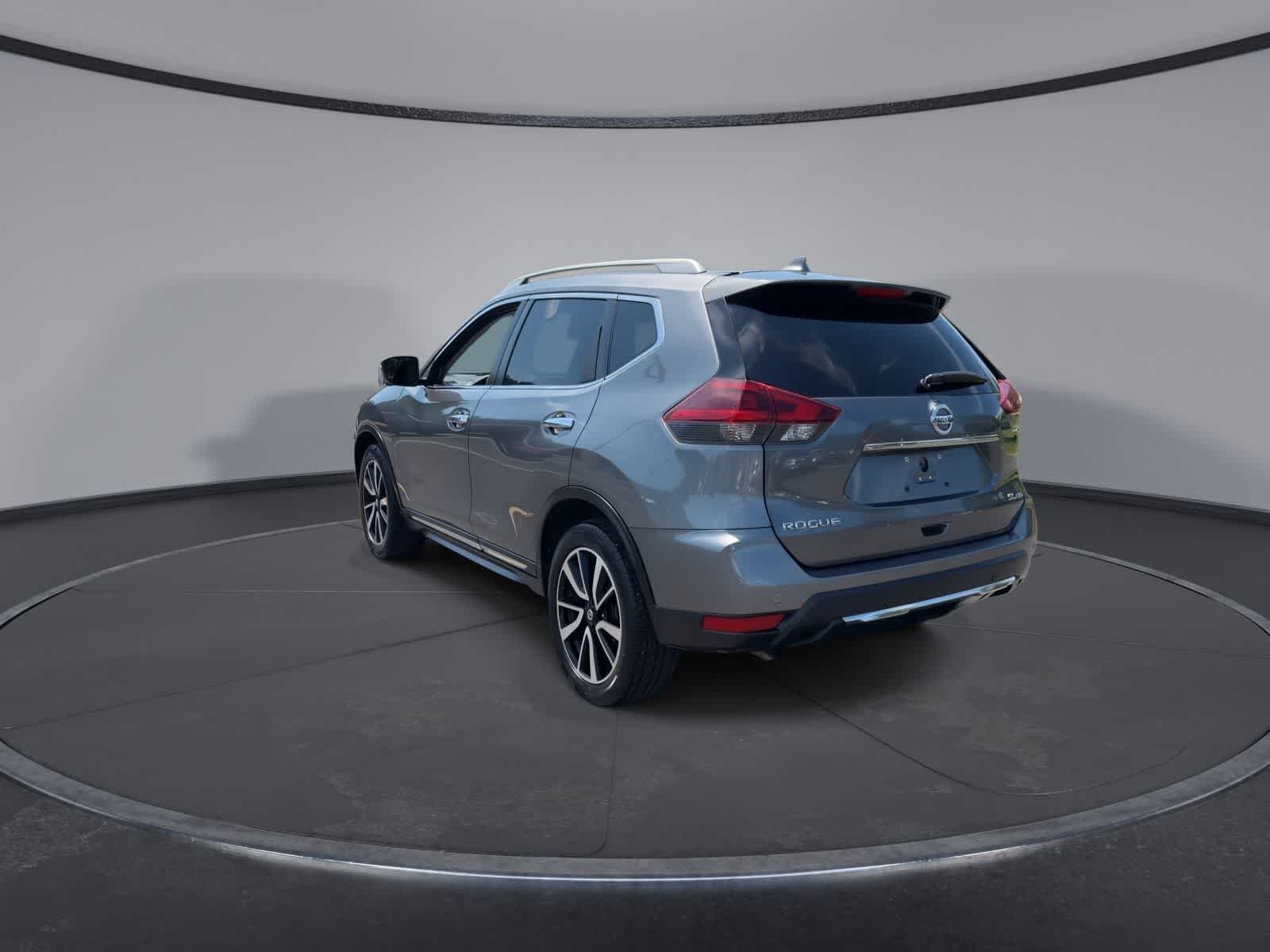 Used 2020 Gun Metallic Nissan SL image 6