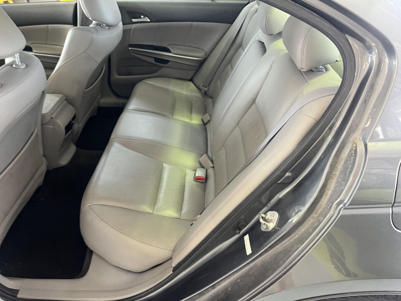 Used 2010 Polished Metal Metallic Honda EX-L image 13