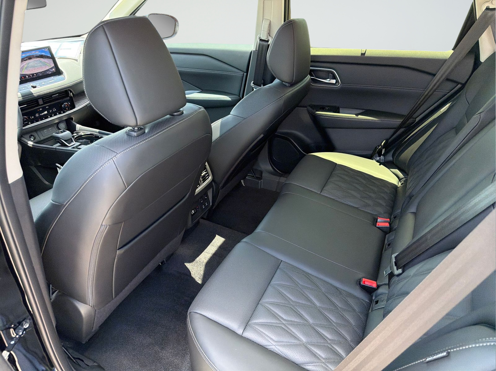 New 2026 Black Nissan Platinum image 35