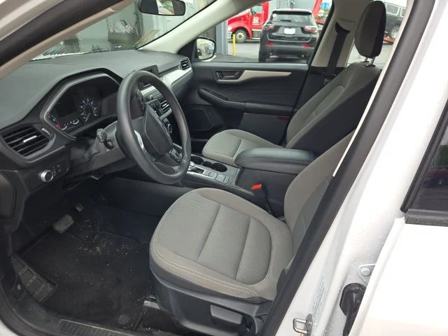 Used 2022 White Ford S image 13