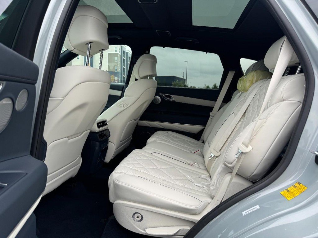 New 2027 Bering Blue Genesis 3.5T Prestige image 7