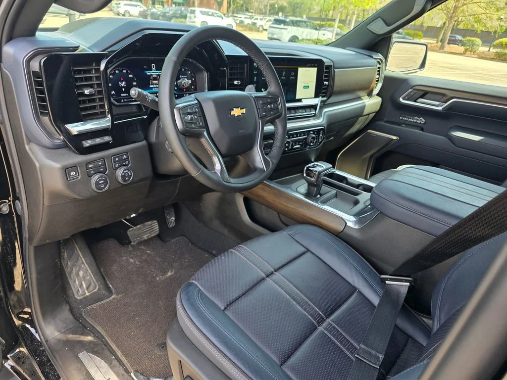 Used 2025 Black Chevrolet High Country image 11