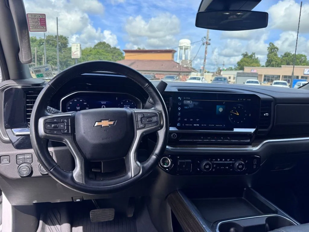 Used 2024 White Chevrolet LT image 14