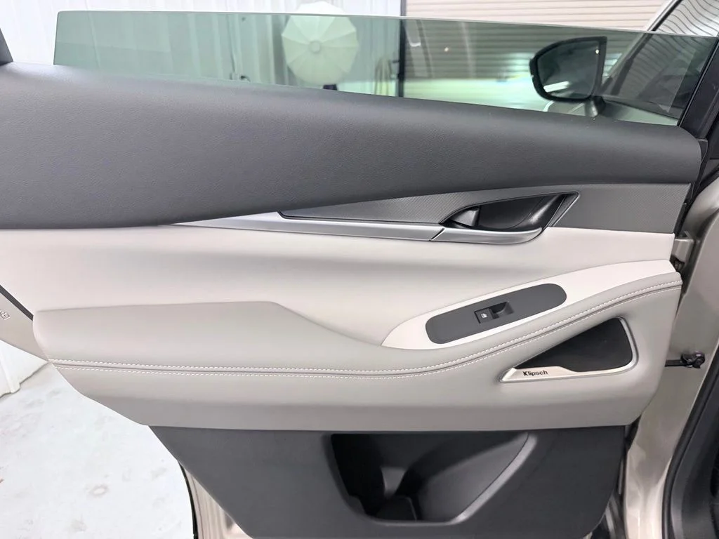 New 2027 WARM TITANIUM INFINITI Luxe FWD image 40