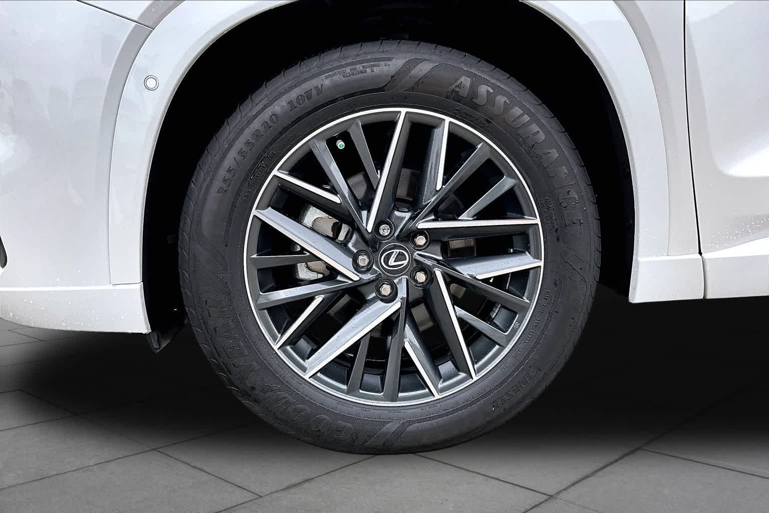 Certified Used 2025 Wind Chill Pearl Lexus Premium image 11