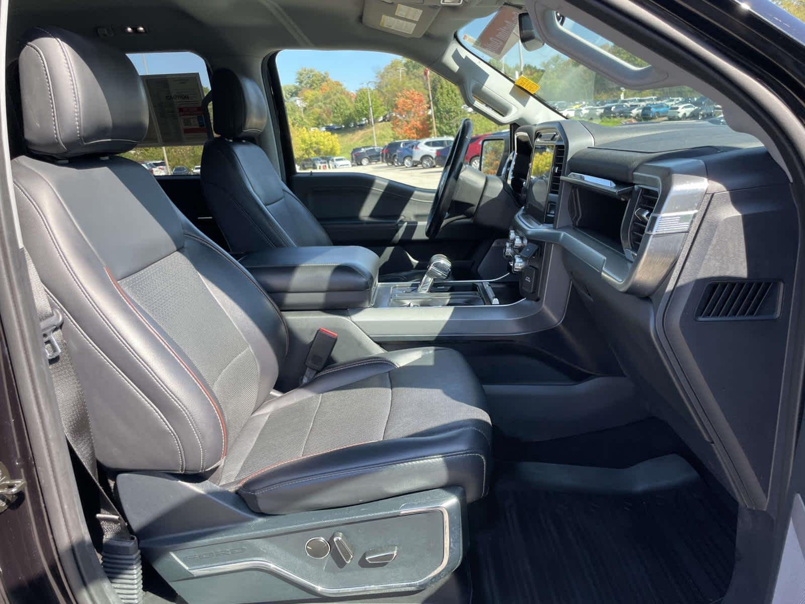 Used 2021 Agate Black Metallic Ford LARIAT image 27