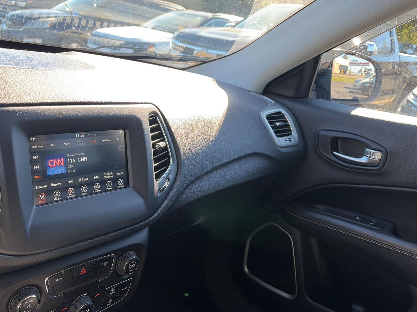 Used 2020 Laser Blue Pearlcoat Jeep Latitude image 20