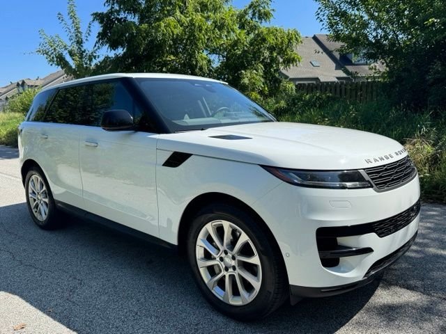 Certified Used 2025 Fuji White Land Rover S image 4