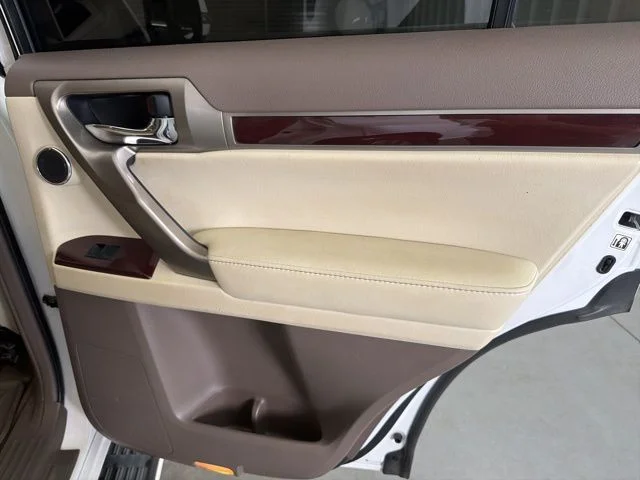 Used 2015 Starfire Pearl Lexus 460 Luxury image 20