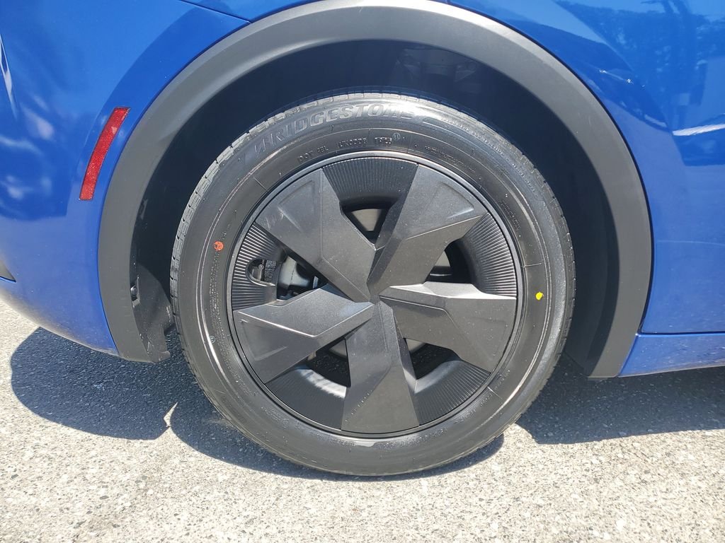 Used 2025 Blue Toyota LE image 5