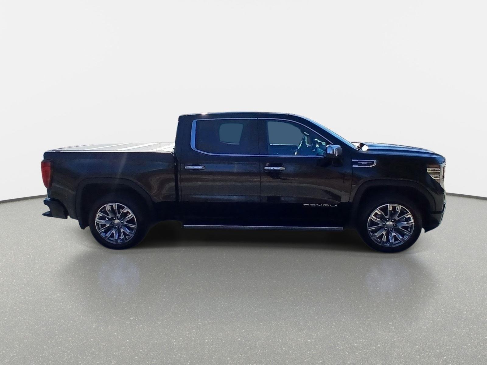 Used 2024 Onyx Black GMC Denali CarbonPro Edition image 7