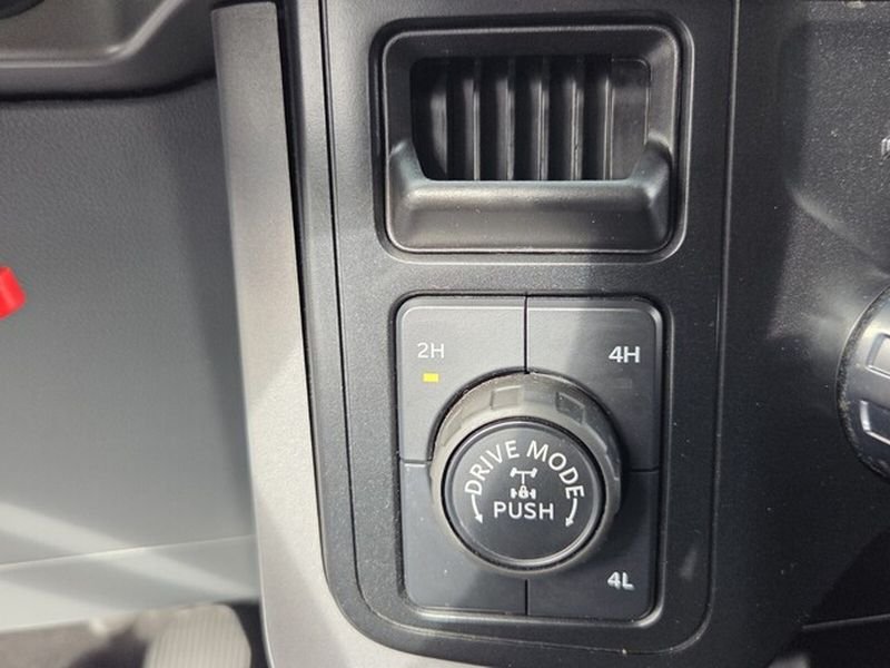 Used 2024 Iconic Silver Metallic Ford XLT image 21