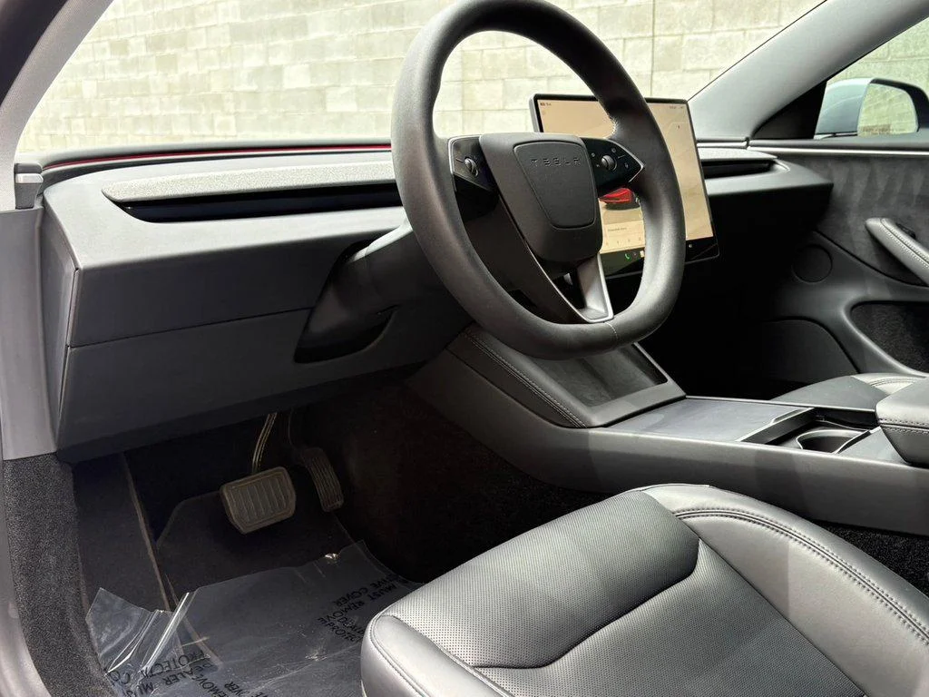 Used 2025 Quicksilver Tesla Long Range All-Wheel Drive image 12
