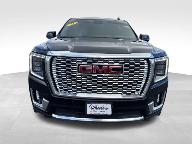 Used 2023 ONYX BLACK GMC Denali image 10