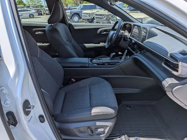 Used 2023 White Toyota XLE image 35