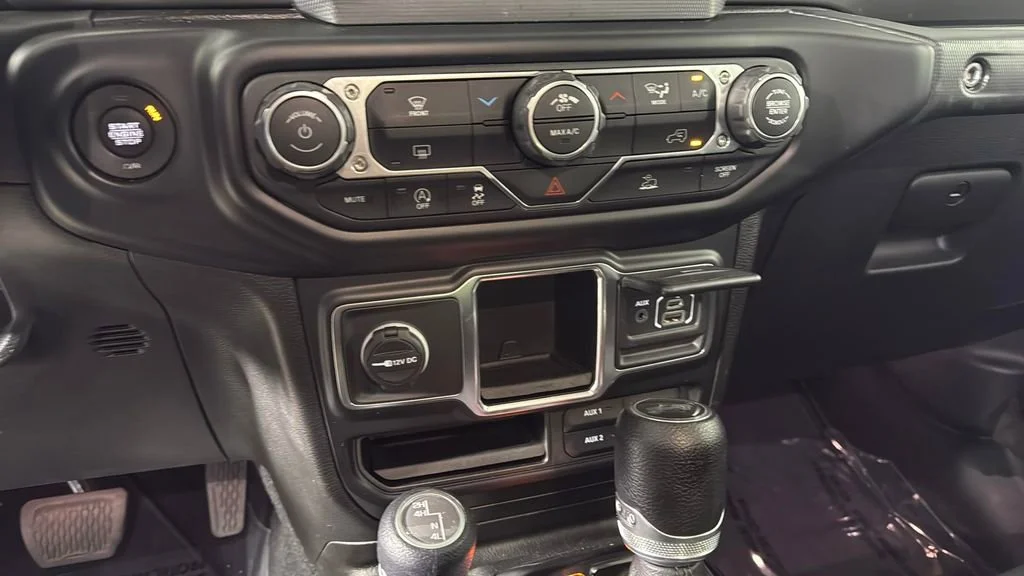 Used 2022 Black Jeep Sport 4x4 image 21