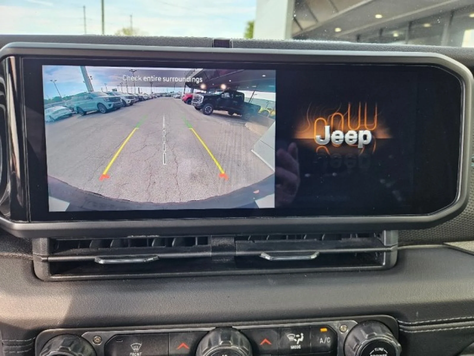 Used 2024 Silver Jeep Rubicon image 29