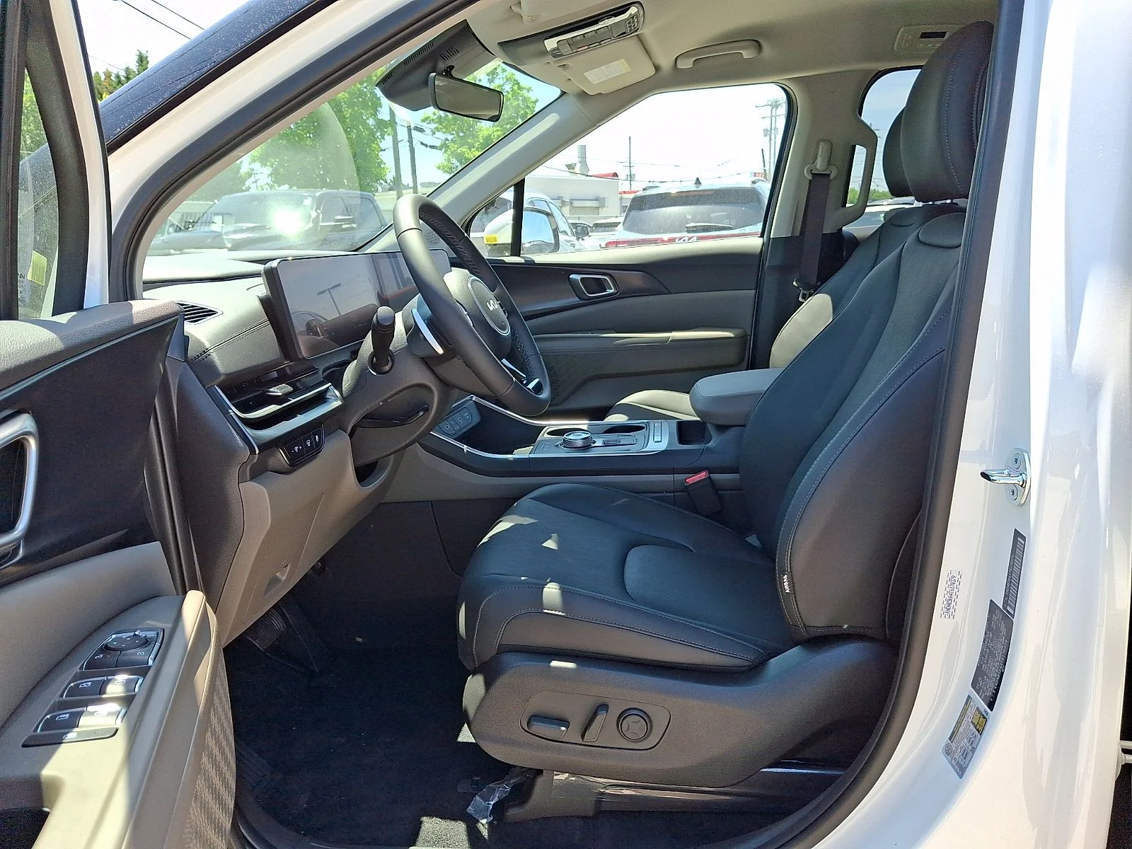 New 2026 White Kia LXS image 13